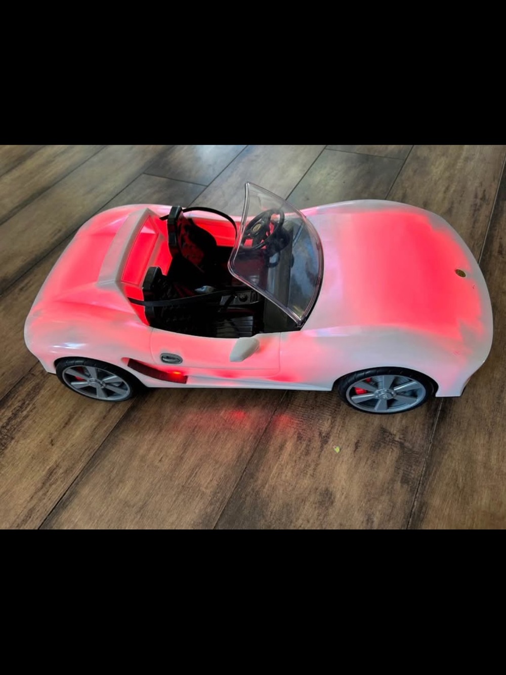 Rainbow High - Color changing Car